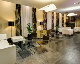 Sercotel Puerta de la Catedral - Саламанка - Лоббі