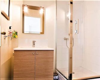 Appartement De Charme Au Coeur Du Centre - Tours - Bathroom