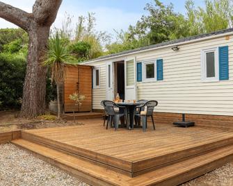 La Doucette, Mobil-Home Climatise Au Coe - Hyères - Patio