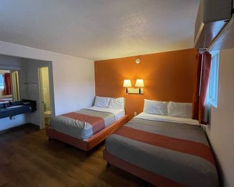 Travelodge by Wyndham Brattleboro VT - ברטלבורו - חדר שינה