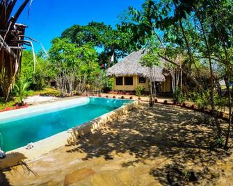 Gecko Nature Lodge Home Of Swahili Diver - Verani - Piscina