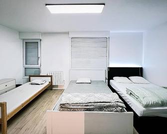 1 Serene Bedroom 25m2 Noisy-le-Grand 20m to Paris - Noisy-le-Grand - Habitación