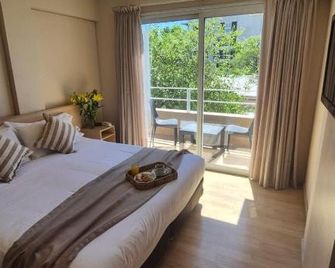 Dakar Hotel - Mendoza - Gebäude