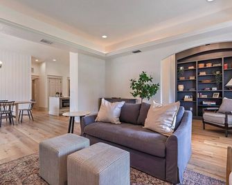 New! Ready To Host, Pool, Firepit, Outdoor Games - Bradenton - Lounge