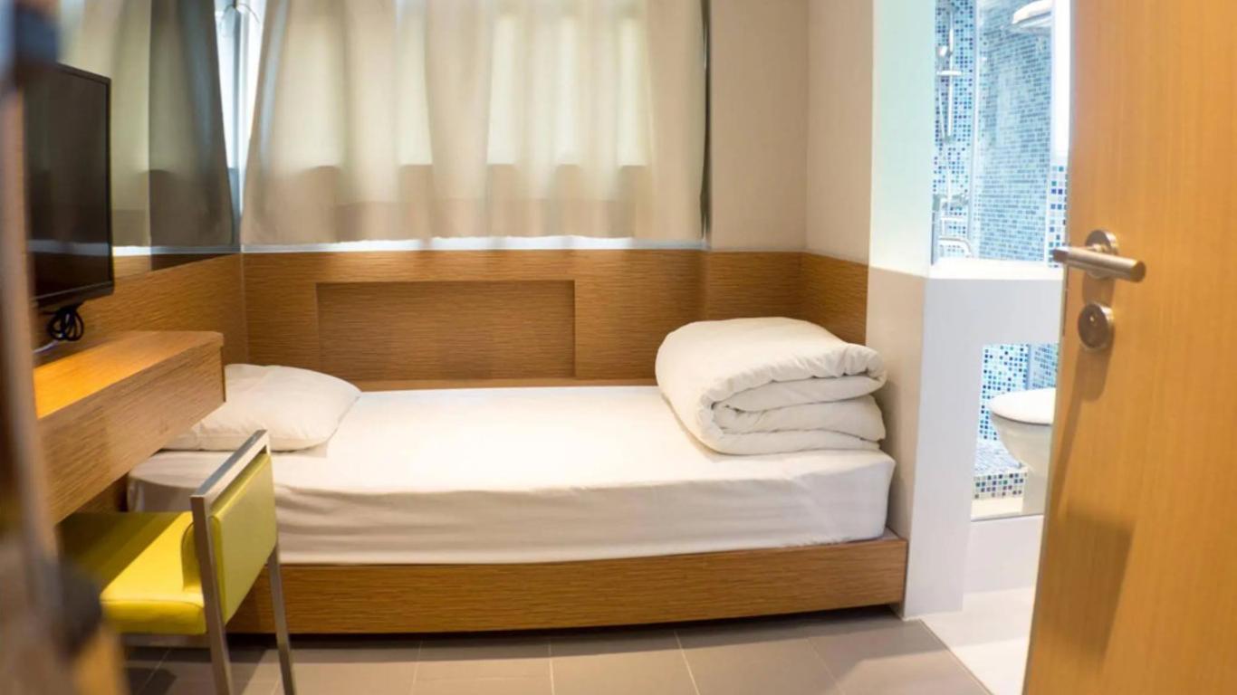 Nuts Hotel