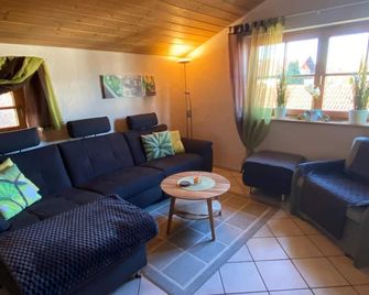 Ferienwohnung Elisabeth - Eggstätt - Sala de estar
