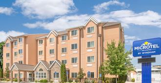 Microtel Inn & Suites by Wyndham Tuscumbia/Muscle Shoals - Tuscumbia - Building