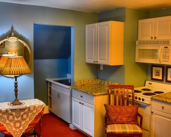 Bard's Inn - Cedar City - Kitchen