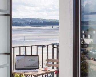 Hotel du port - Locquirec - Balcón