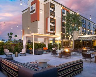 DoubleTree by Hilton San Bernardino - San Bernardino - Patio