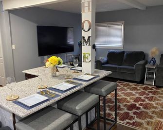 Charming 1-bedroom house with WiFi, AC in amazing Queens - Queens