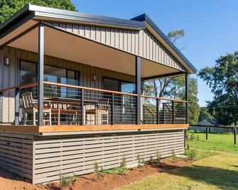 Farm 'The Stockyards ' 3 Bed Views Foxground. - Gerringong - Building
