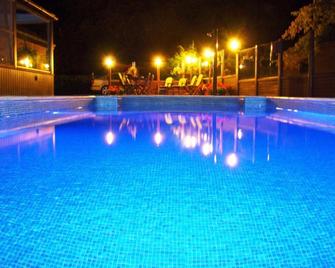 B&B Woodside - Brygge - Pool