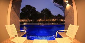 Amarin Resort - Chiang Rai - Piscina