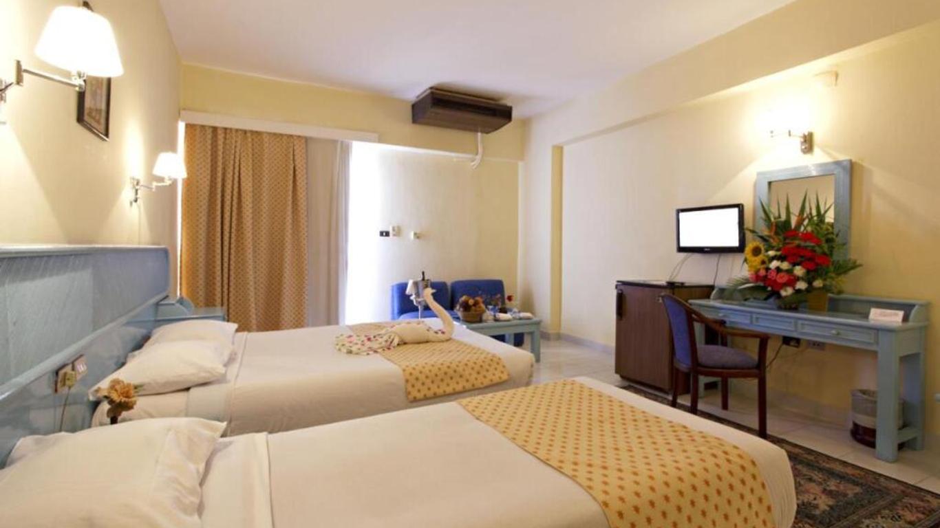 Empire Hotel Aqua Park