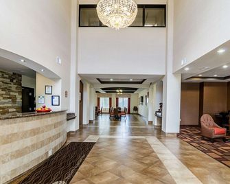 Comfort Inn & Suites Lawrence - University Area - Lawrence - Reception
