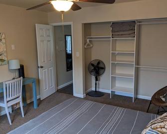 The Delvo - Recently remodeled apartment in a quiet neighborhood - Anchorage - Camera da letto