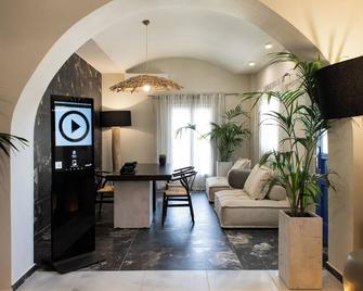 The Noverian Bios Santorini Boutique Hotel - Thera - Living room