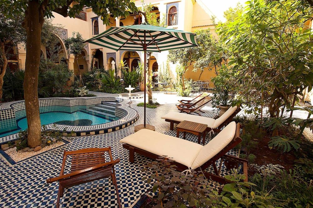 Ryad Salama - פז - בריכה