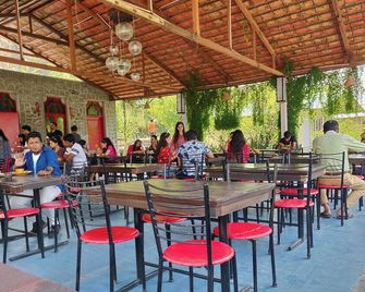 Shoolin Jungle Resort - Rishikesh - Restaurante