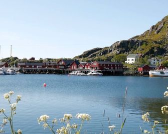Rorbu i fiskeværet Ballstad - Ballstad