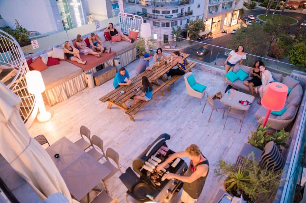 Marco Polo Party Hostel - סנט ג'וליאנס - מרפסת