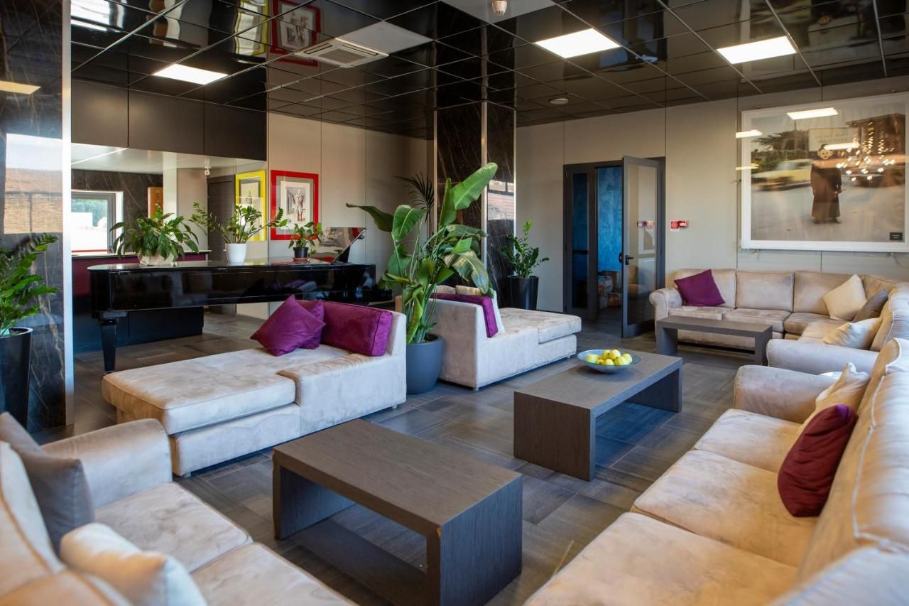 Tiby Hotel thumbnail 2