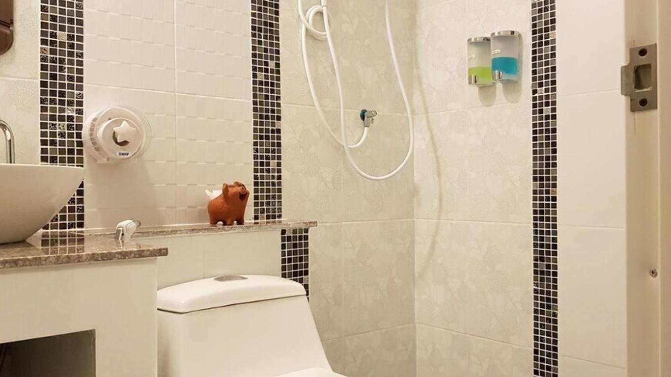 เนสท์ โฮสเทล หลีเป๊ะ