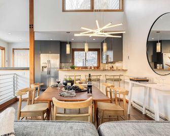 Pandora by Avantstay Modern Mountain Escape in Great Location @ Entrance of Bear Creek Trail - Telluride - Dining room