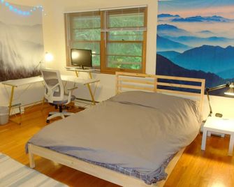 fast wifi, perfect remote worker home, 6 acres of secluded nature - Zion - Bedroom