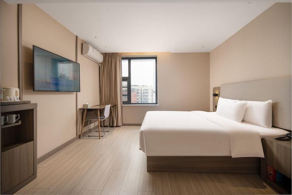 Hanting Hotel Chongqing Yangjia Ping Metro Station - Chongqing - Bedroom