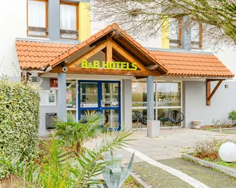 B&B HOTEL Poitiers 3 Futuroscope - Chasseneuil-du-Poitou - Building