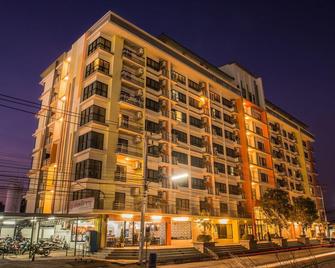 Supawimol Mansion - Lam Luk Ka - Building