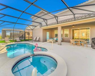 Resort Oasis w/ Game Room: 11 Mi to Disney! - Davenport - Pool