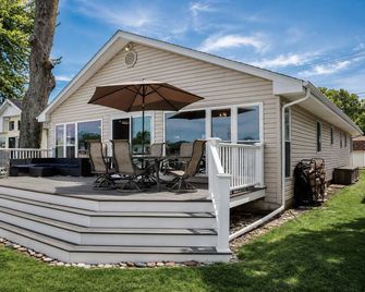 ️Direct lake view with available Tritoon boat rental - Syracuse - Patio
