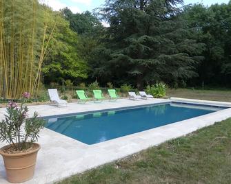 La Blinerie - Fougères-sur-Bièvre - Piscina