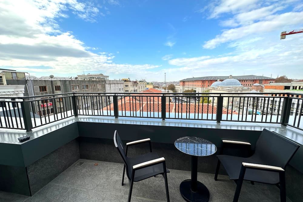 Edition Old City Hotel