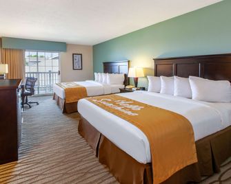 Days Inn by Wyndham Petoskey - Petoskey - Slaapkamer