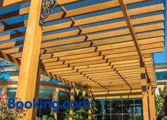 Lagoa Parque Hotel - Lagoa Vermelha - Building