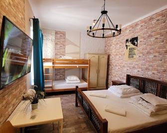 Hostel Chmielna 5 Rooms & Apartments - Varsovia