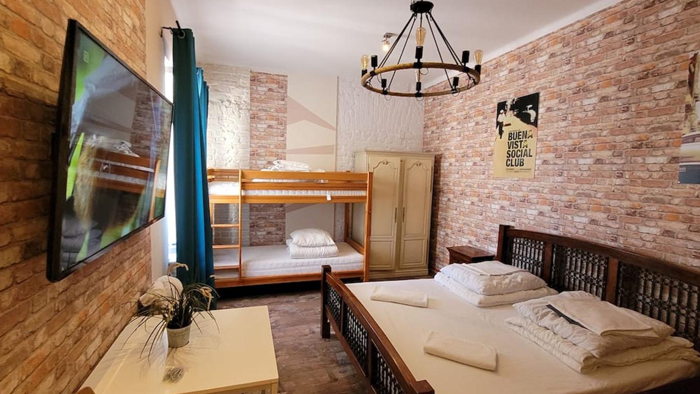 Hostel Chmielna 5 Rooms & Apartments