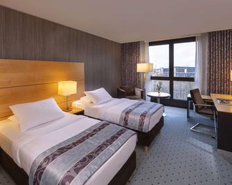 Maritim Hotel Düsseldorf - Düsseldorf - Habitación