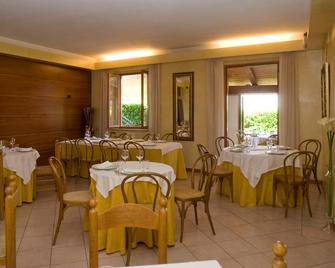 Albergo Ristorante Il Terziere - Trevi - Ресторан