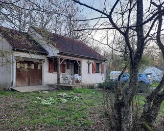 maison de campagne au calme - Triguères - Edificio