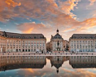 Magnifique villa avec piscine - La Gracieuse - Hourtin - Building