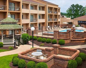 คอร์ทยาร์ดบายแมริออท ฮันท์สวิลล์ ยูนิเวอร์ซิตี้ไดรฟ์ - ฮันต์วิลล์ - อาคาร