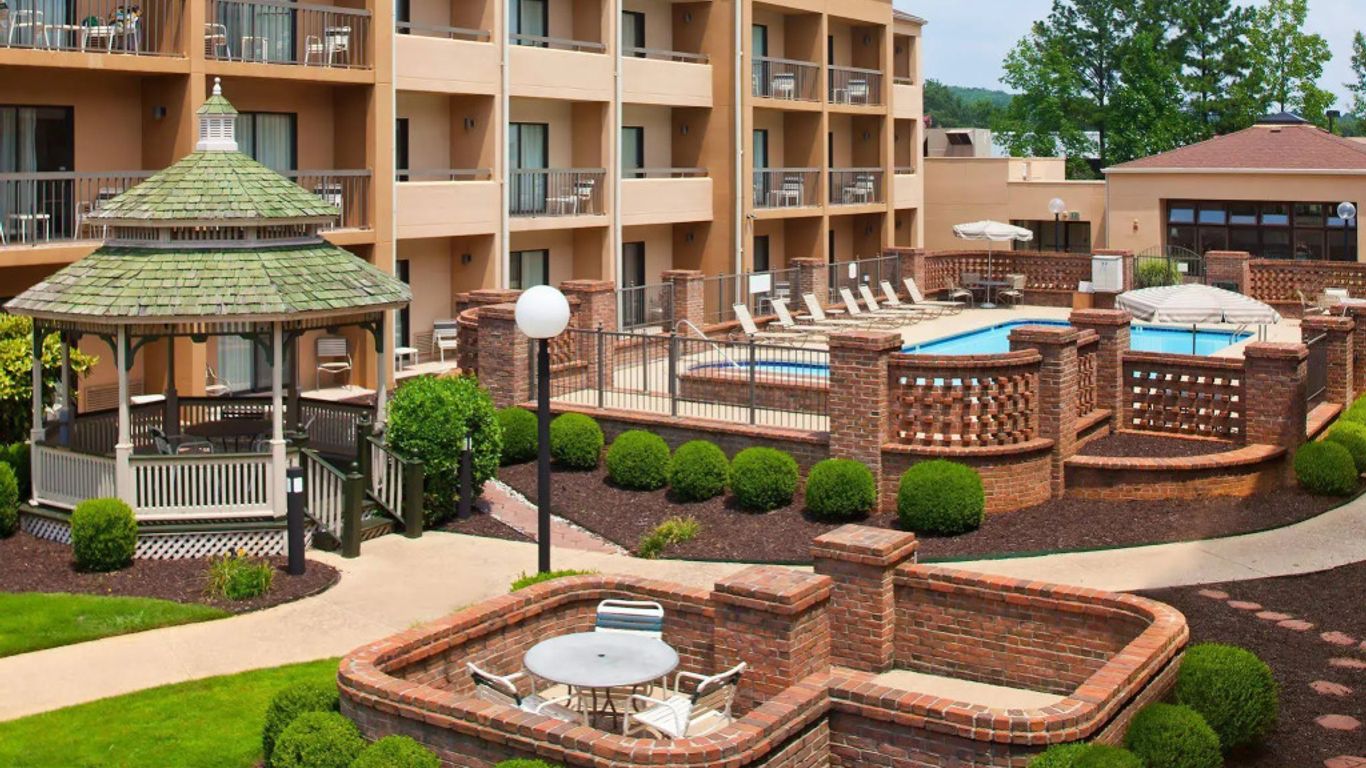 Courtyard by Marriott Huntsville University Drive