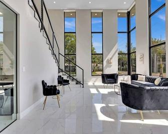 VillaPlaya brand new home, modern style resort! - Fort Lauderdale - Lobby