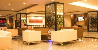 Grand Asia Hotel - Makassar - Recepción