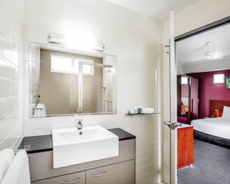 Novotel Darwin Airport - Darwin - Bedroom